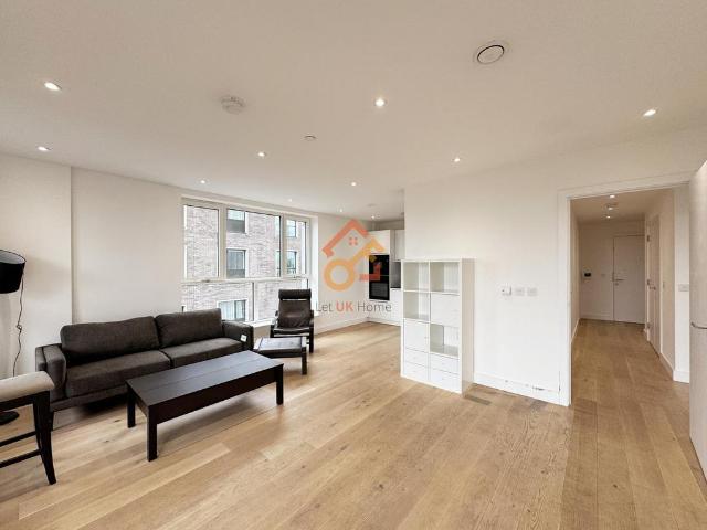 Flat for sale in Blackwall, Greater London
