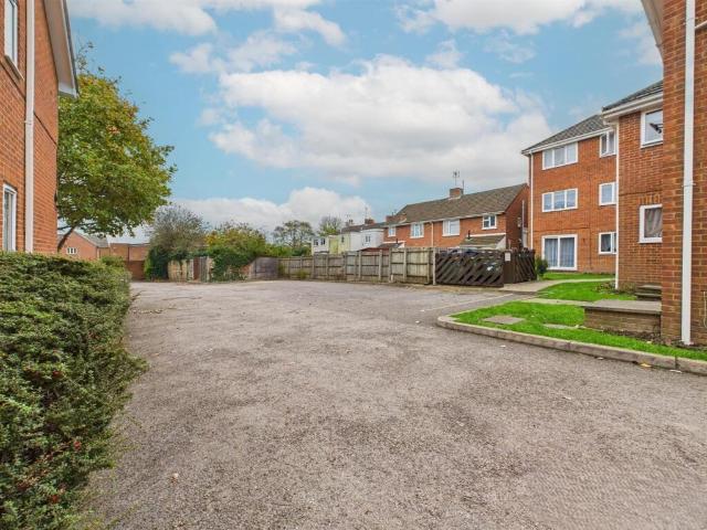 Flat for sale in Aylesbury, Isle Of Man