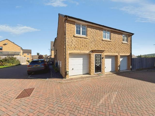 Flat for sale in Simpson Green, Bradford