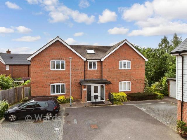 Flat for sale in Midway, Kent