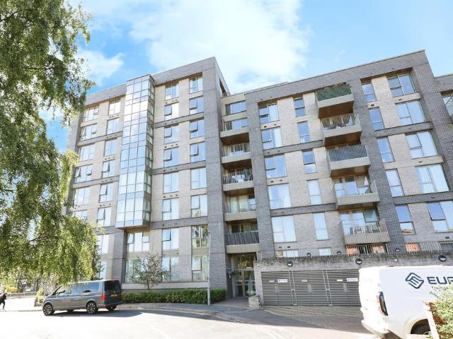 Flat for sale in North Watford