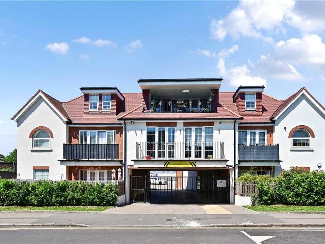 Flat for sale in Spelthorne, Surrey