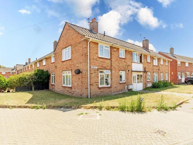 Flat for sale in Heartsease, East Bank
