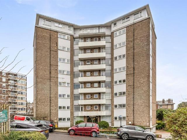 Flat for sale in Brunswick