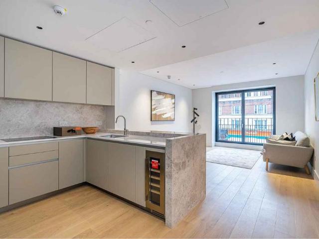 Flat for sale in Paddington, Greater London