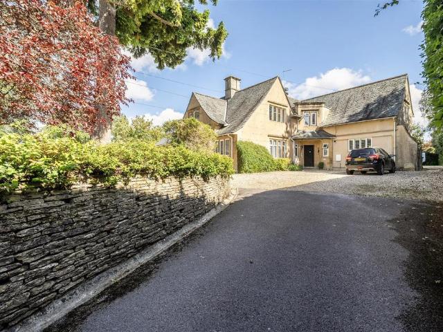 Flat for sale in Chippenham, Wiltshire