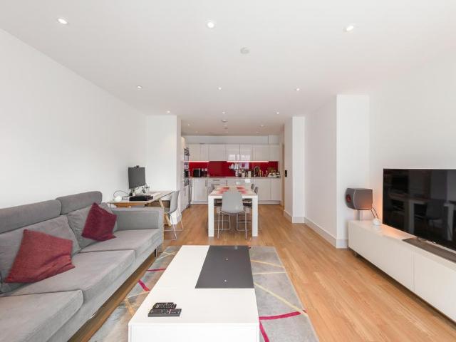 Flat for sale in Highbury, Greater London