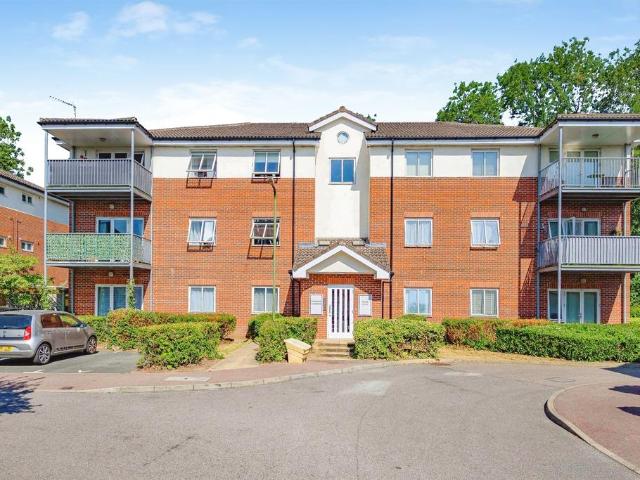 Flat for sale in Maylands, Pouchen End
