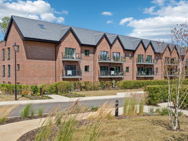 Flat for sale in Chalfont St. Peter, Denham