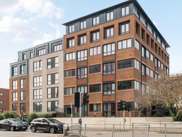 Flat for sale in Slough, Isle Of Man