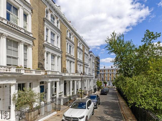 Flat for sale in Chalk Farm, Primrose Hill