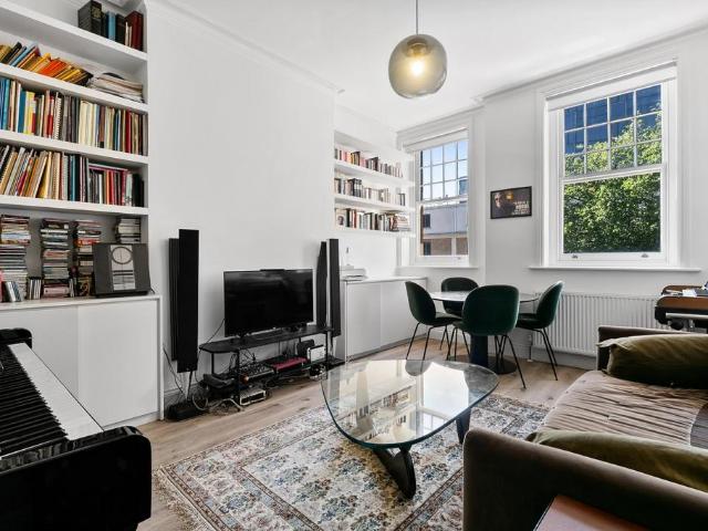 Flat for sale in City of Westminster, Greater London