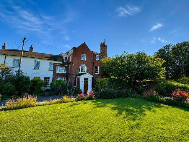 Flat for sale in Midway, Kent