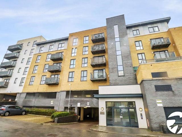 Flat for sale in Belvedere, Greater London