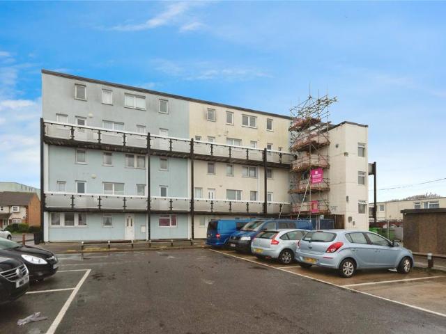 Flat for sale in Rowner, Middlecroft