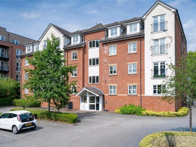 Flat for sale in Wilderspool, Warrington