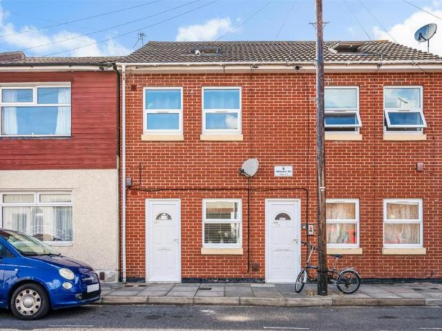 Flat for sale in Fratton, Portsmouth