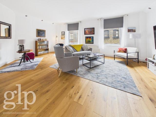 Flat for sale in City of Westminster, Greater London