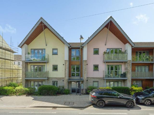 Flat for sale in Mount Wise