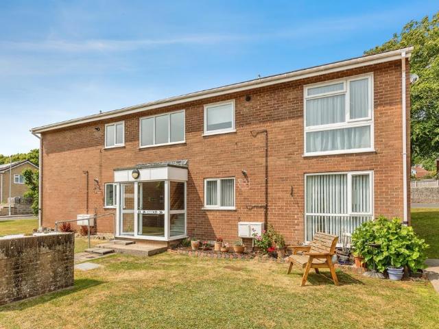 Flat for sale in Worlebury, Weston-super-mare