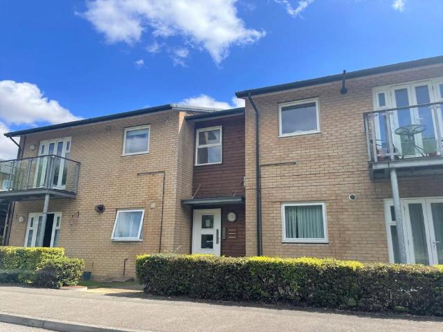 Flat for sale in Monkston Park, Milton Keynes