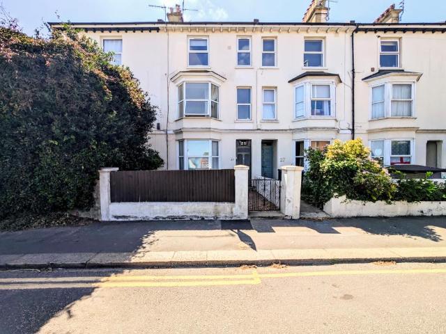 Flat for sale in Worthing, West Sussex