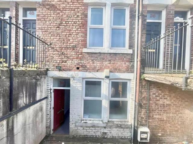 Flat for sale in Bensham, Tyne And Wear
