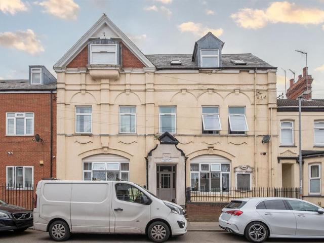 Flat for sale in Kettering