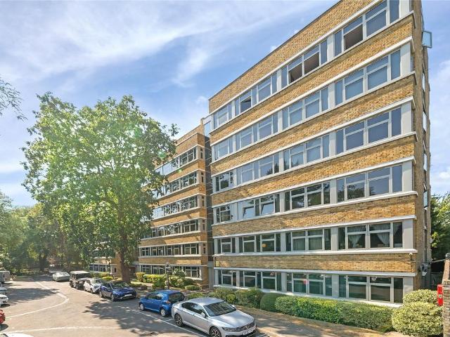 Flat for sale in Southfields, Greater London