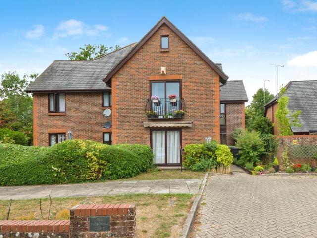 Flat for sale in Otterbourne, Hampshire