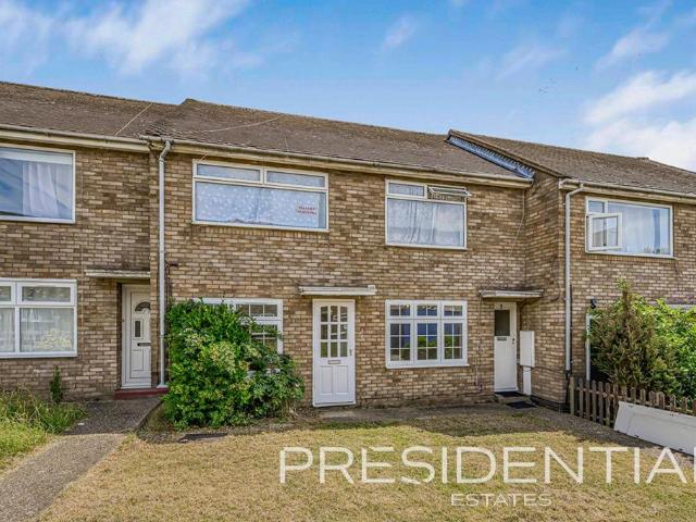 Flat for sale in Chadwell Heath, Greater London