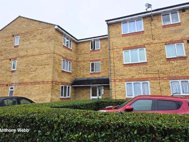 Flat for sale in Lower Edmonton, Edmonton
