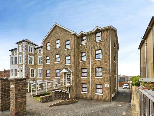 Flat for sale in Elmfield, Ryde