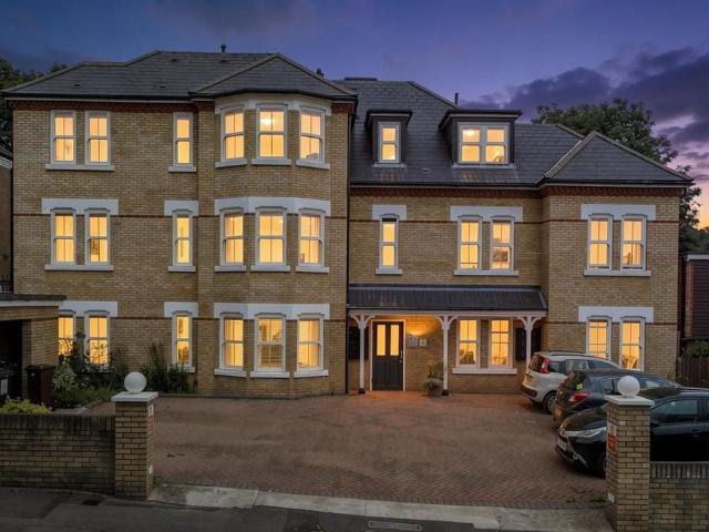 Flat for sale in London Borough of Croydon, Upper Norwood