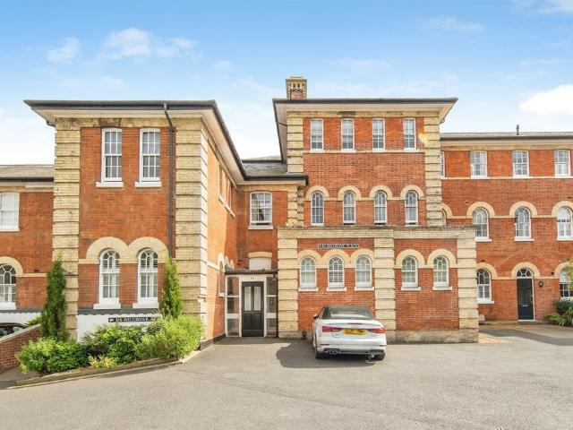 Flat for sale in California, Key Street