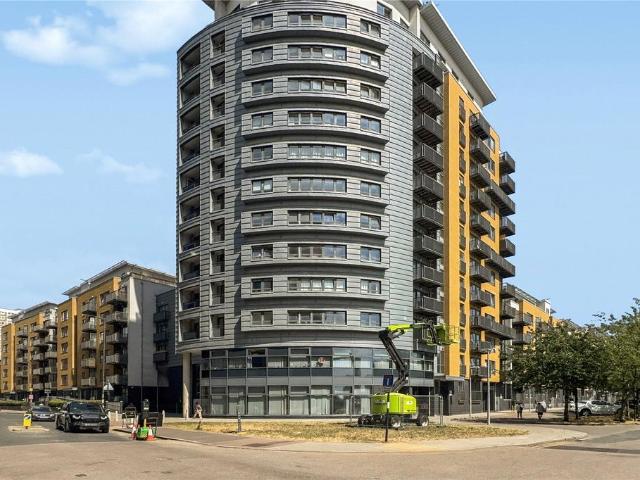 Flat for sale in Greenwich Town Centre, Greater London