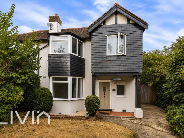 Flat for sale in London Borough of Croydon, Greater London