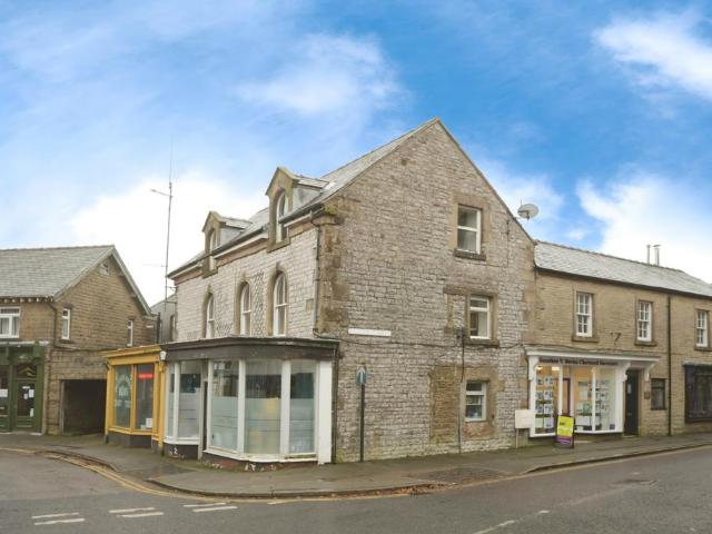 Flat for sale in Charlesworth, East Midlands