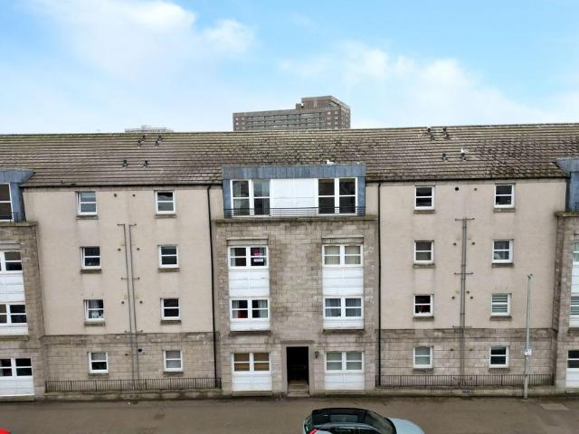 Flat for sale in Ballindoch, Scotland