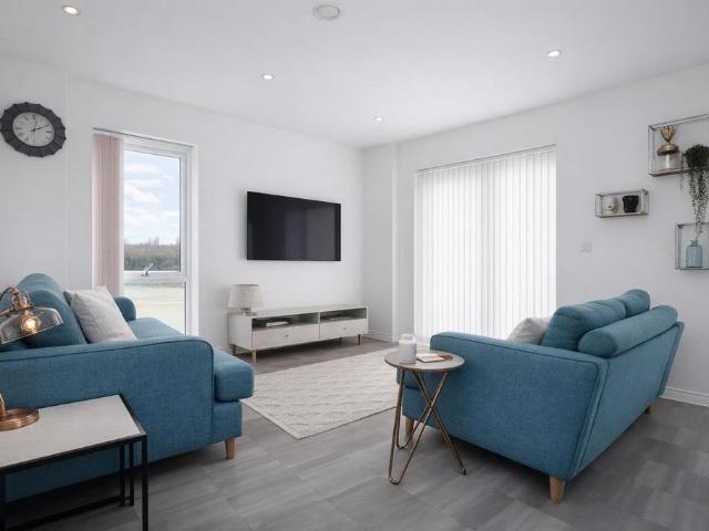 Flat for sale in Elstree and Borehamwood, Borehamwood