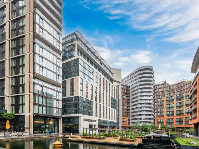 Flat for sale in Paddington, Greater London