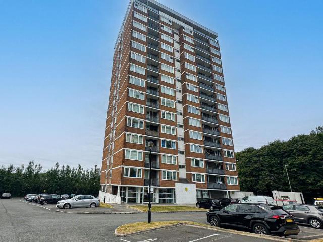 Flat for sale in Calderstones