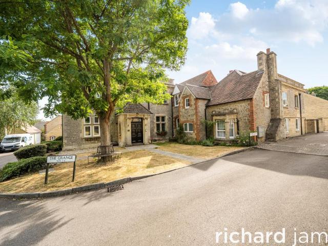 Flat for sale in Abbey Mead, Swindon