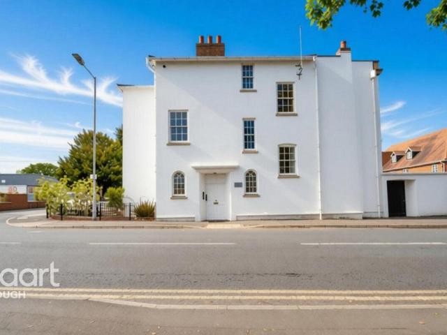 Flat for sale in Chalvey, Slough