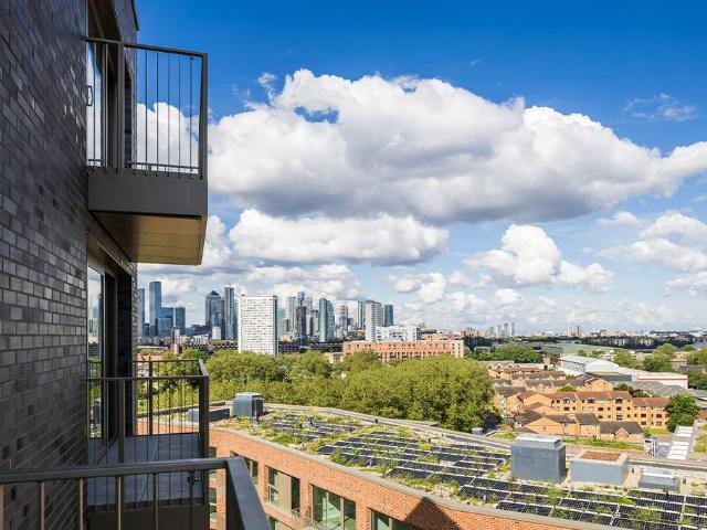 Flat for sale in London Borough of Lewisham, Cat Hill