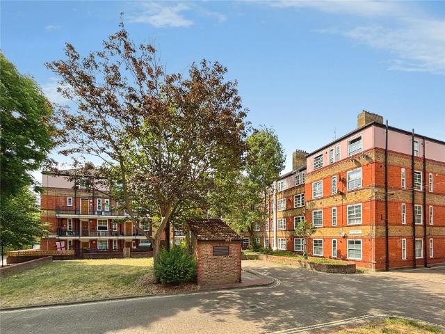Flat for sale in Old Kent Road, Greater London