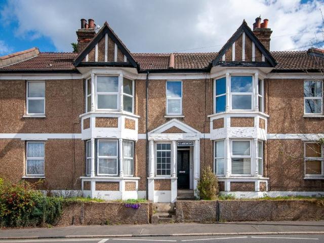Flat for sale in London Borough of Croydon, Purley