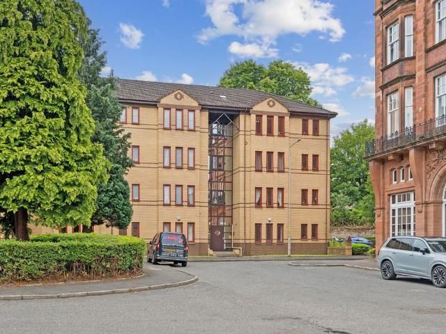 Flat for sale in North Woodside, Scotland