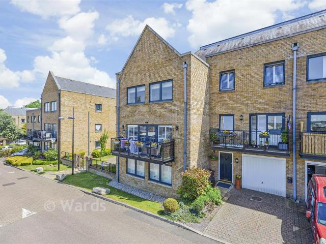 Flat for sale in Brompton, Gillingham
