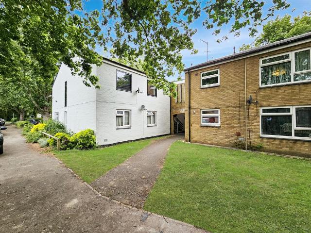 Flat for sale in Chesterton, Arbury
